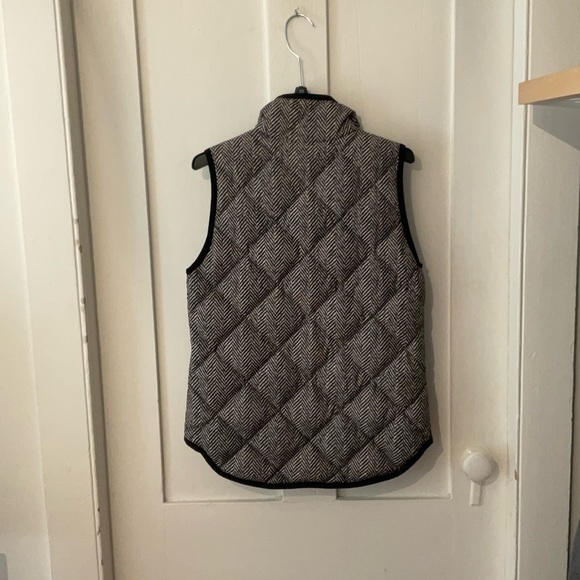 J CREW PUFFER VEST - Picture 2 of 8